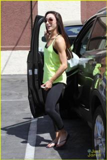 Meryl Davis feet photo 14