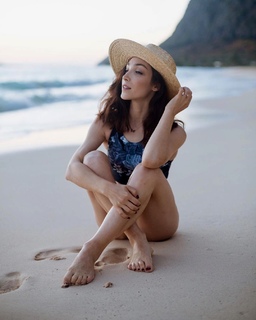 Meryl Davis feet photo 4