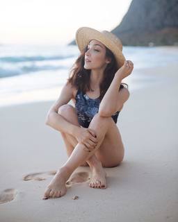 Meryl Davis feet photo 1