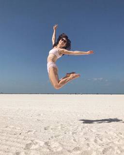 Meryl Davis feet photo 17