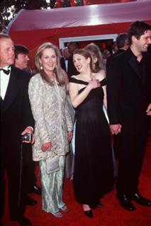 Meryl Streep feet photo thumbnail