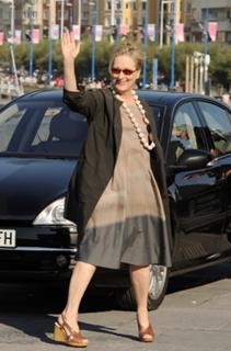 Meryl Streep feet photo thumbnail