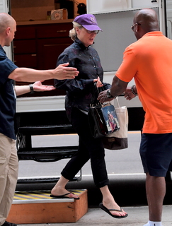 Meryl Streep feet photo thumbnail