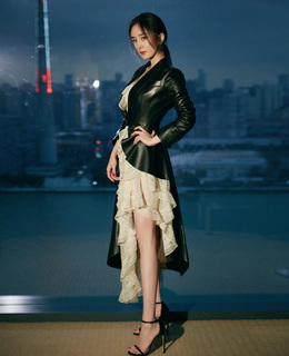 Mi Yang feet photo thumbnail