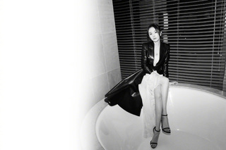 Mi Yang feet photo thumbnail