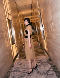 Mi Yang feet photo thumbnail