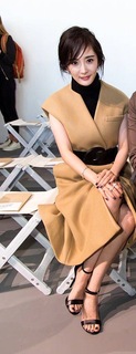 Mi Yang feet photo thumbnail