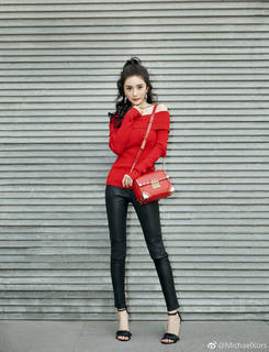 Mi Yang feet photo thumbnail