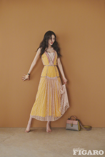 Mi Yang feet photo thumbnail