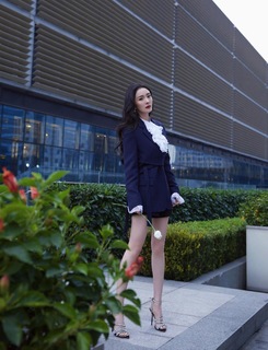 Mi Yang feet photo thumbnail