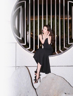 Mi Yang feet photo thumbnail