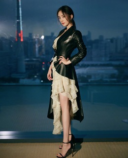Mi Yang feet photo thumbnail