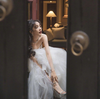 Mi Yang feet photo thumbnail