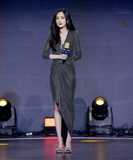 Mi Yang feet photo thumbnail