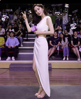 Mi Yang feet photo thumbnail
