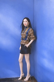 Mi Yang feet photo thumbnail