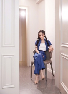 Mi Yang feet photo thumbnail