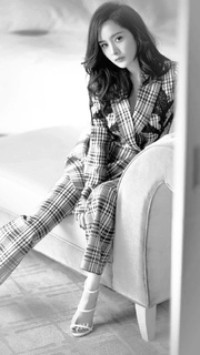 Mi Yang feet photo thumbnail