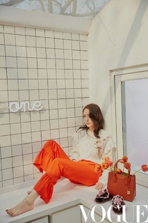 Mi Yang feet photo thumbnail
