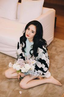 Mi Yang feet photo thumbnail