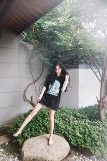 Mi Yang feet photo thumbnail