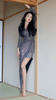 Mi Yang feet photo thumbnail