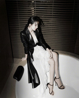 Mi Yang feet photo thumbnail