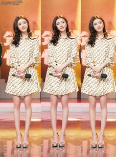 Mi Yang feet photo thumbnail