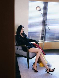 Mi Yang feet photo thumbnail