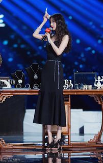 Mi Yang feet photo thumbnail