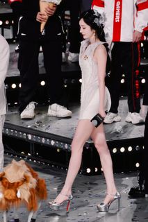 Mi Yang feet photo thumbnail