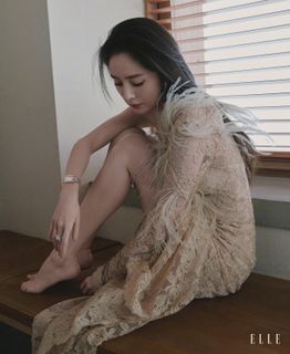 Mi Yang feet photo thumbnail