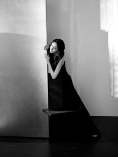 Mi Yang feet photo thumbnail