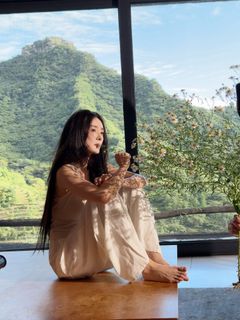 Mi Yang feet photo thumbnail