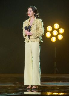 Mi Yang feet photo 4
