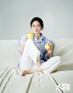 Mi Yang feet photo 3