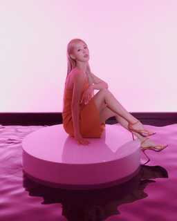 Mi-Yeon Cho feet photo thumbnail