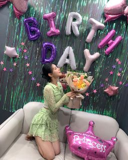 Mi-Yeon Cho feet photo thumbnail