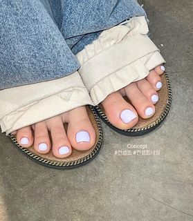 Mi-Yeon Cho feet photo thumbnail