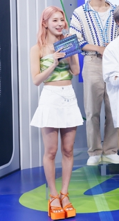 Mi-Yeon Cho feet photo thumbnail