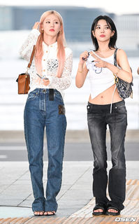 Mi-Yeon Cho feet photo thumbnail