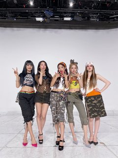 Mi-Yeon Cho feet photo thumbnail