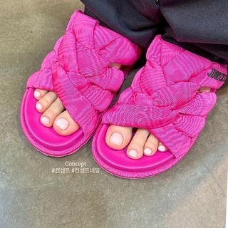 Mi-Yeon Cho feet photo thumbnail
