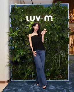 Mi-Yeon Cho feet photo thumbnail