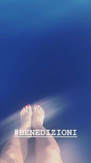 Mia Ceran feet photo thumbnail