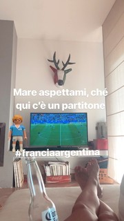 Mia Ceran feet photo thumbnail