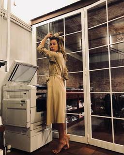 Mia Ceran feet photo thumbnail