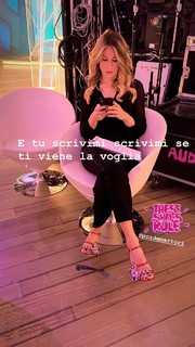 Mia Ceran feet photo thumbnail