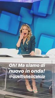 Mia Ceran feet photo thumbnail