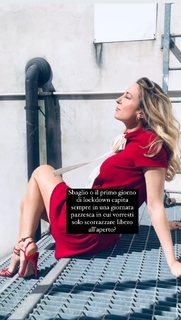 Mia Ceran feet photo thumbnail